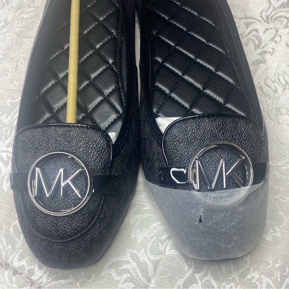 Michael Kors flats - Picture 2 of 7